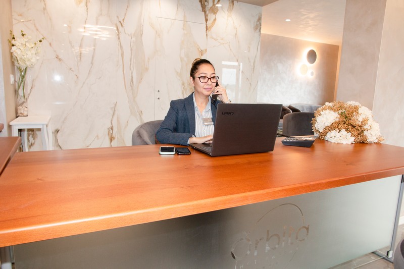 Hotel Orbita Reception 003
