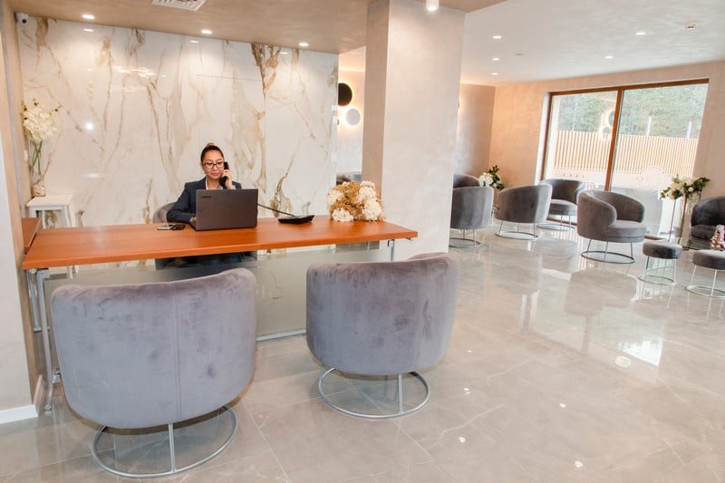 Hotel Orbita Reception 004
