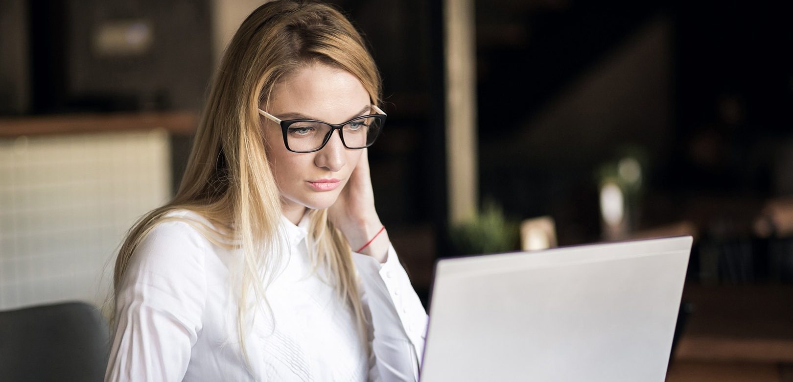 Какви са ползите от масажа за всяка работеща жена? orbita women massage 1 e1762621821188